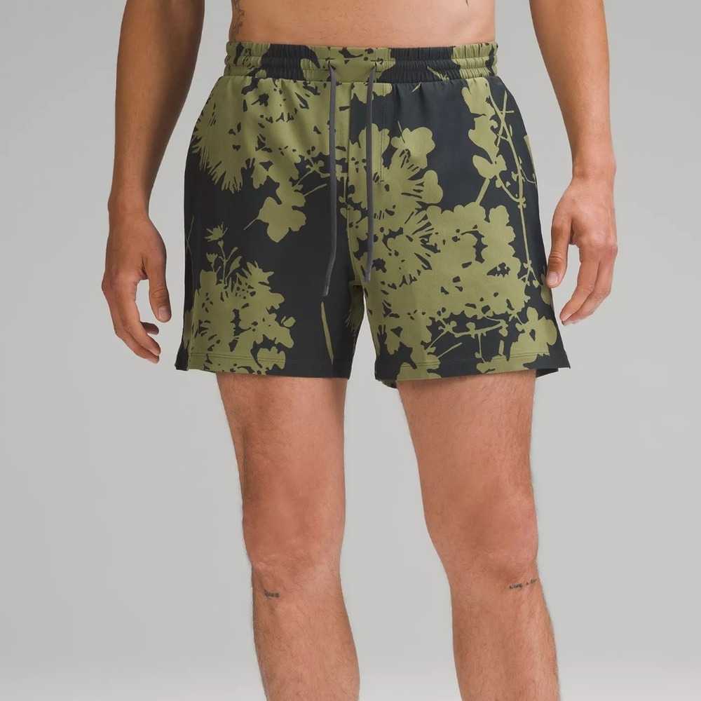 Lululemon Green Pool Shorts 5" Floral Gorp Outdoor Summer Resort Summer Swim